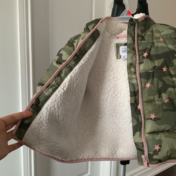 Baby GAP winter puffer jacket - Picture 4 of 8